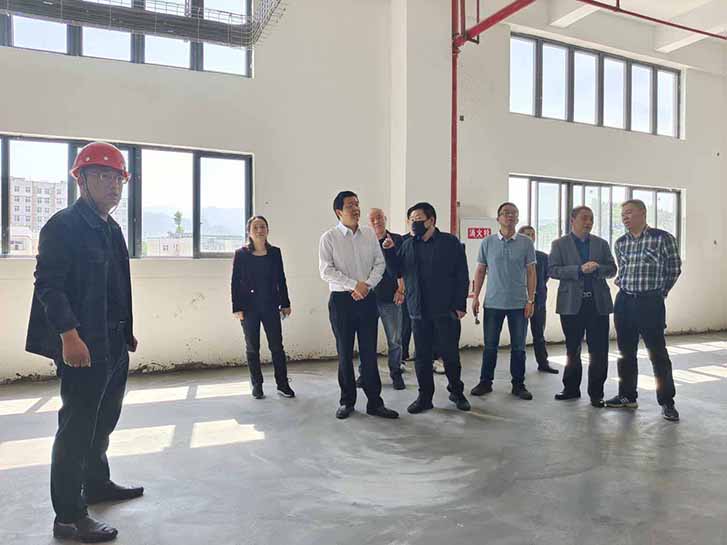 重慶市農(nóng)委畜牧處向品居處長、晏亮副處長、畜牧總站李發(fā)玉研究員等一行到重慶69畜牧調(diào)研指導(dǎo)